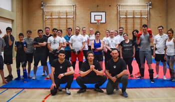 Sluit je aan bij een veilige en ondersteunende zelfverdedigingsgemeenschap.